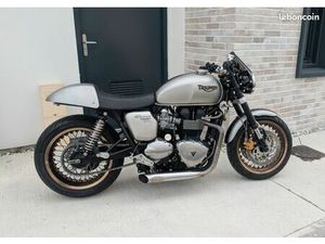 MAGNIFIQUE PRÉPARATION TRIUMPH 4500KM