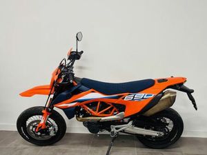 KTM 690 SMC R 2024 690 CM3 | MOTO SUPER MOTARD | 2 800 KM | ORANGE | 69400 LIMAS