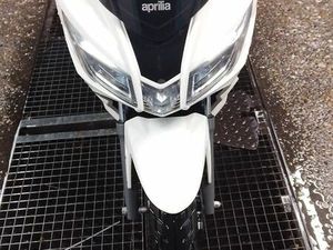 VEND SCOOTER APPRILIA SRX 50