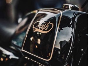 MASH 125 BLACK SEVEN