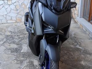 YAMAHA X-MAX →