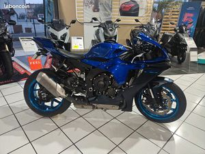 YAMAHA YZF-R1