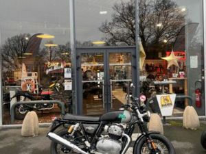 ROYAL ENFIELD INTERCEPTOR 2022 650 CM3 | MOTO ROADSTER | 6 325 KM | NOIR | 44700 ORVAULT