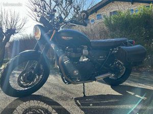 TRIUMPH STREET SCRAMBLER A2 900 + OPTIONS