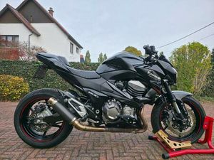 ② KAWASAKI Z800 - ABS - BLACK EDITION - GEKEURD!