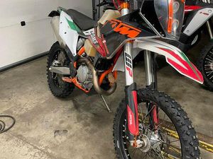 ② KTM EXC 450 RALLY