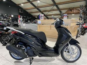 ② PIAGGIO MEDLEY 125