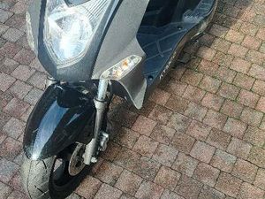 ② SCOOTER KYMCO AGILITY CLASSE A AVEC PAPIER ET CLÉ