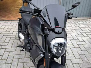 DUCATI DIAVEL NERO