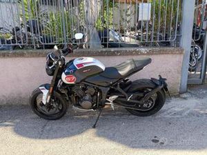 MOTO TRIUMPH TRIDENT TRIBUTE EDITION 660 KM 6.763