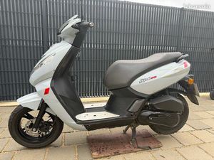 SCOOTER PEUGEOT KISBEE RS 2T ( RARE )