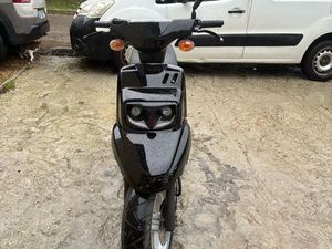 MBK BOOSTER 2012 – TRÈS BIEN ENTRETENU – FACTURES – 1999 NÉGOCIABLE