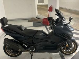 TMAX VEND OU ECHANGE