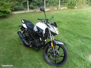 TRÈS BELLE YAMAHA 125 YS COMME NEUVE