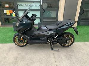 YAMAHA - TMAX