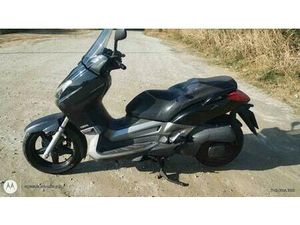 YAMAHA - X-MAX 250