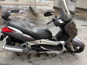 YAMAHA - XMAX 250