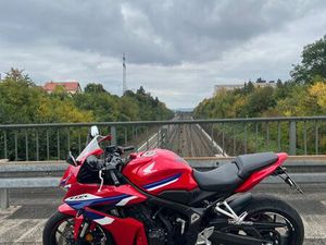 HONDA CBR 650R E-CLUTCH