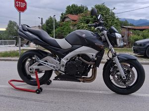 SUZUKI GSR 600 →