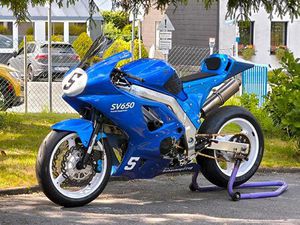 SUZUKI SV650 MINITWIN RENNMOTORRAD