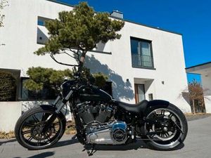 HARLEY-DAVIDSON SOFTAIL BREAKOUT CUSTOM CHOPPER