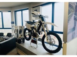 HUSQVARNA TX 300 TBI BENZYNA 60KM