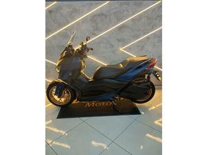 YAMAHA XMAX 250
