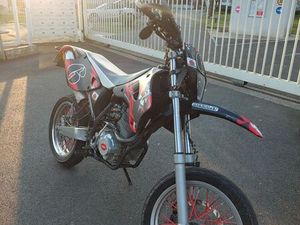 AJP PR4 125 SUPERMOTARD