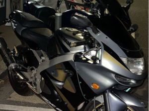 ÉCHANGE ZX6R CONTRE VOITURE OU AUTRE MOTO (POSSIBLE RAJOUT DE MA PART)