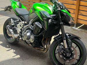 KAWASAKI Z900 ÉTAT NEUF - ENTRETIEN KAWASAKI EFFECTUÉ / ÉCHAPPEMENT IXRACE - CAPOT DE SELLE - GRILLE RADIATEUR - CLIGNOTANT LED ….. 4.200KM
