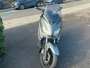 ② XMAX YAMAHA 125