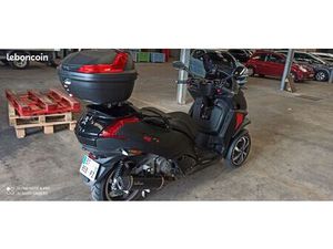 SCOOTER MÉTROPOLIS 400