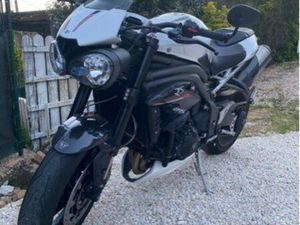 SPEED TRIPLE 1050 RS