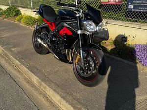 TRIUMPH 675 STREET TRIPLE R