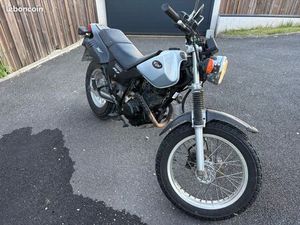 YAMAHA 125 TW