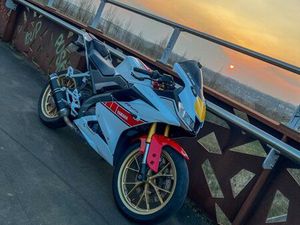 ◊YAMAHA R125 - 60TH ANNIVERSARY ÉDITION LIMITÉE