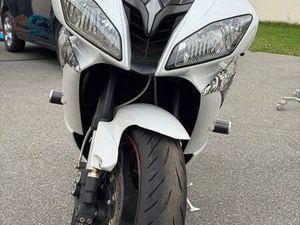 YAMAHA YZF R6