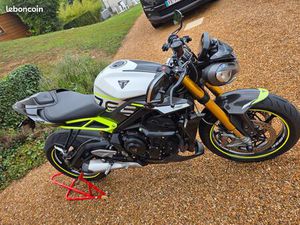 TRIUMPH 765 STREET TRIPLE RS MOTO2