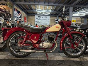 1958 BSA D5 BANTAM, OLDER RESTORATION, READY TO USE, PX WELCOME.