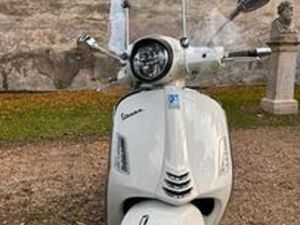 VESPA GTS 300 2023