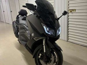 YAMAHA TMAX 530 ZWART