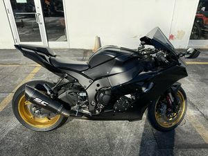 2024 KAWASAKI NINJA ZX-10R KRT EDITION