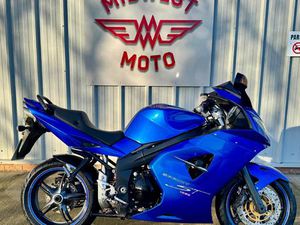 TRIUMPH SPRINT ST 1050