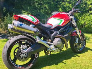 DUCATI MONSTER 696 ABS