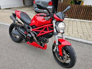 DUCATI MONSTER 696 M5