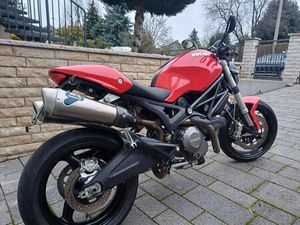 DUCATI MONSTER 696