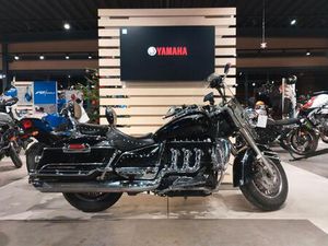 TRIUMPH ROCKET 3 *KOFFER & SISSYBAR*