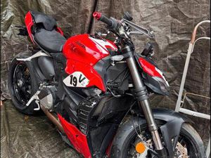 DUCATI STREETFIGHTER V2 2022 UNFALL MOTORRAD