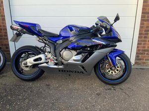 HONDA CBR 1000RR FIREBLADE (READ DESCRIPTION)