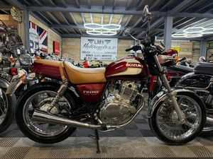 1997 SUZUKI TU 250, BEAUTIFUL BIKE, ELECTRIC START, VERY LOW MILES